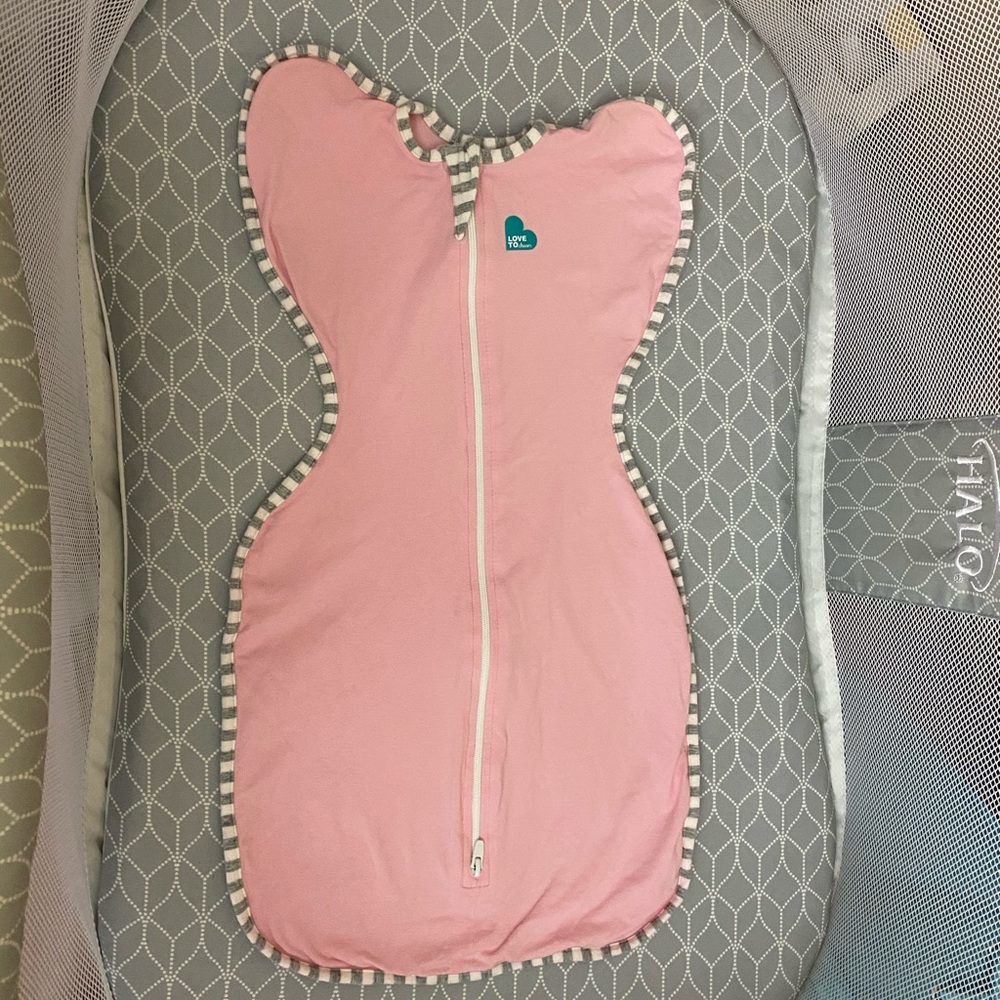Love to dream pink swaddle